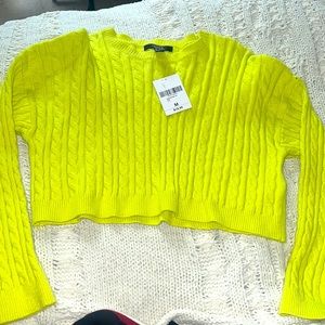 Cable Knit Sweater Crop Top in Lime Green 💚 Size Medium NWT💚